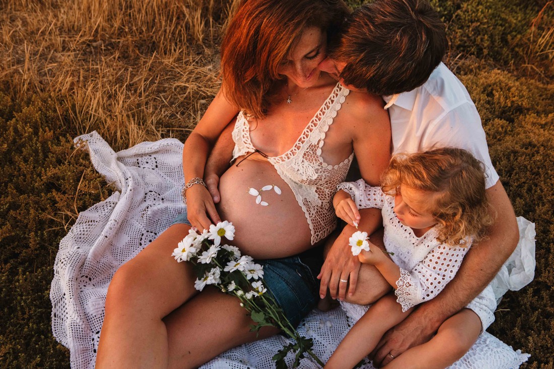 Reportaje de embarazo Malaga, fotografos de embarazadas Marbella 02